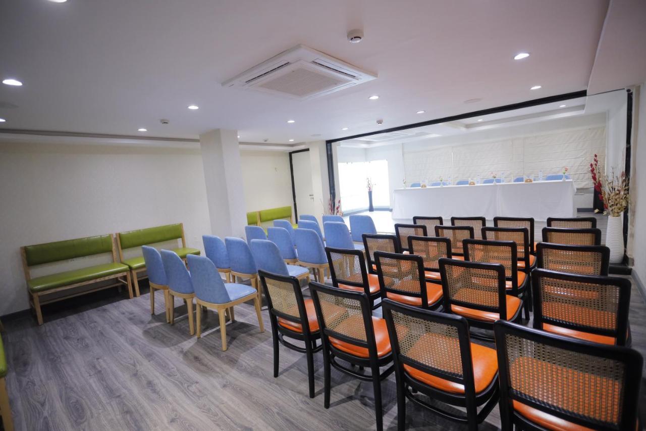 The Avenue Ballygunge 3*